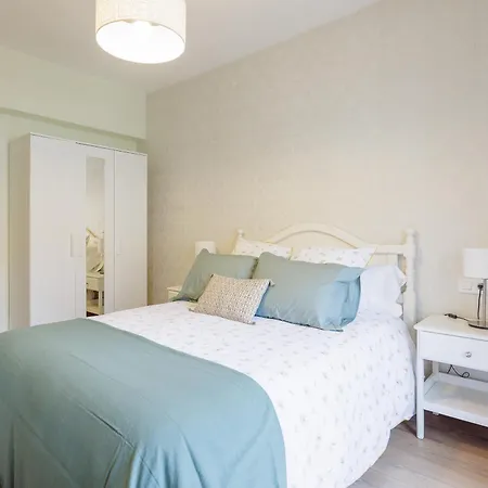 Adeines Viviendas Uso Turistico Medio Lejlighed A Estrada