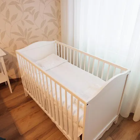 Adeinés Viviendas Uso Turístico Medio *