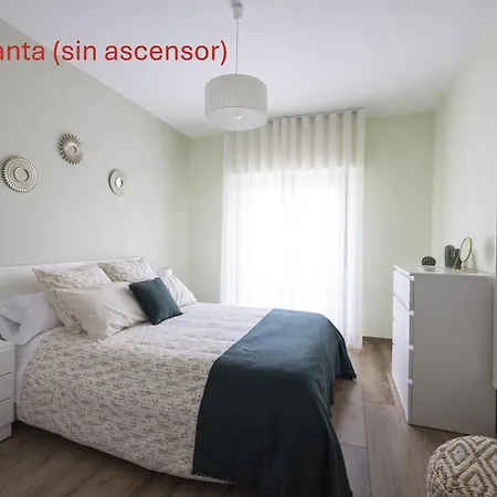 Lejlighed Adeines Viviendas Uso Turistico Medio