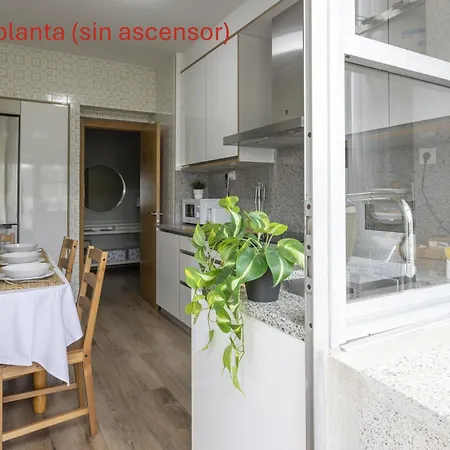 Lejlighed Adeines Viviendas Uso Turistico Medio