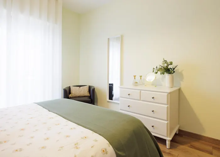 Adeines Viviendas Uso Turistico Medio A Estrada